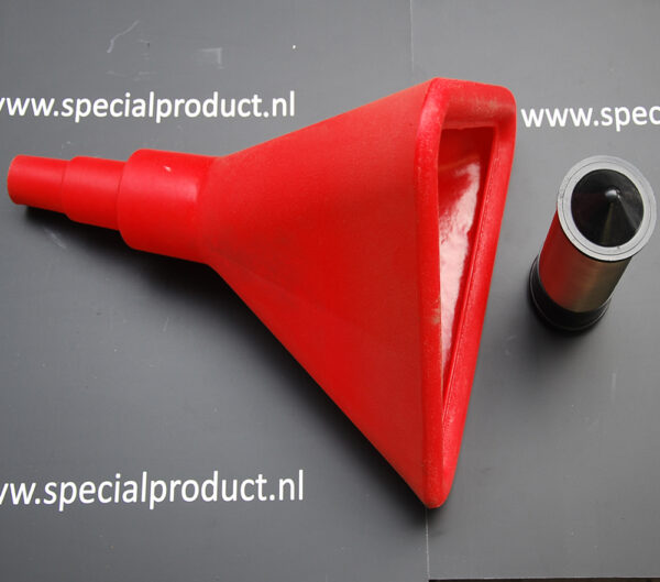 Funnel fuel filter