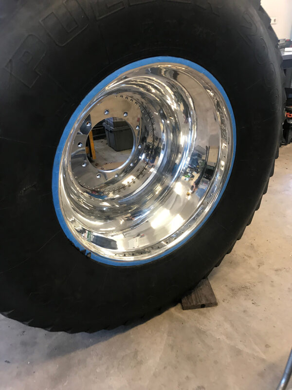 Tire mounting service